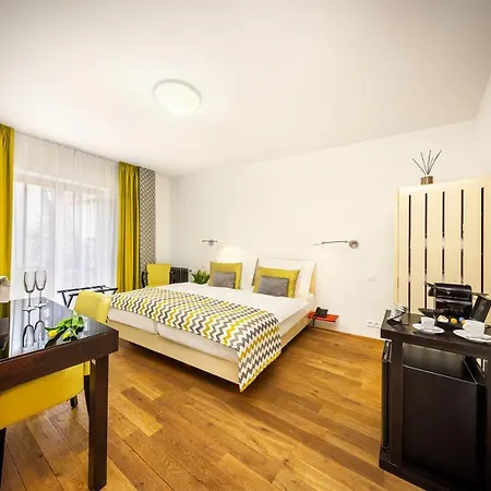 Otel Bellevue Benesov (Central Bohemian)