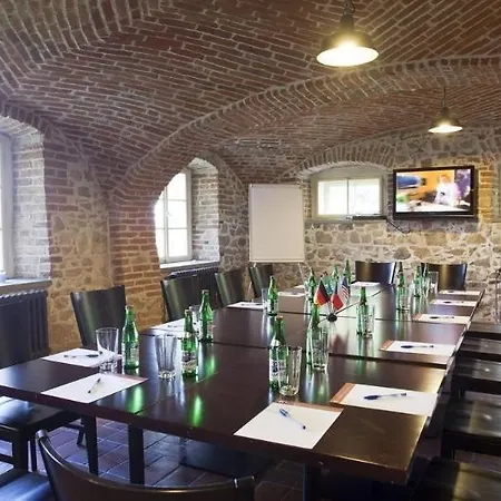Bellevue Karlov Hotel 4*