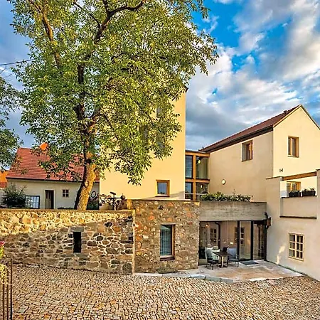 Bellevue Hotel Benesov (Central Bohemian)